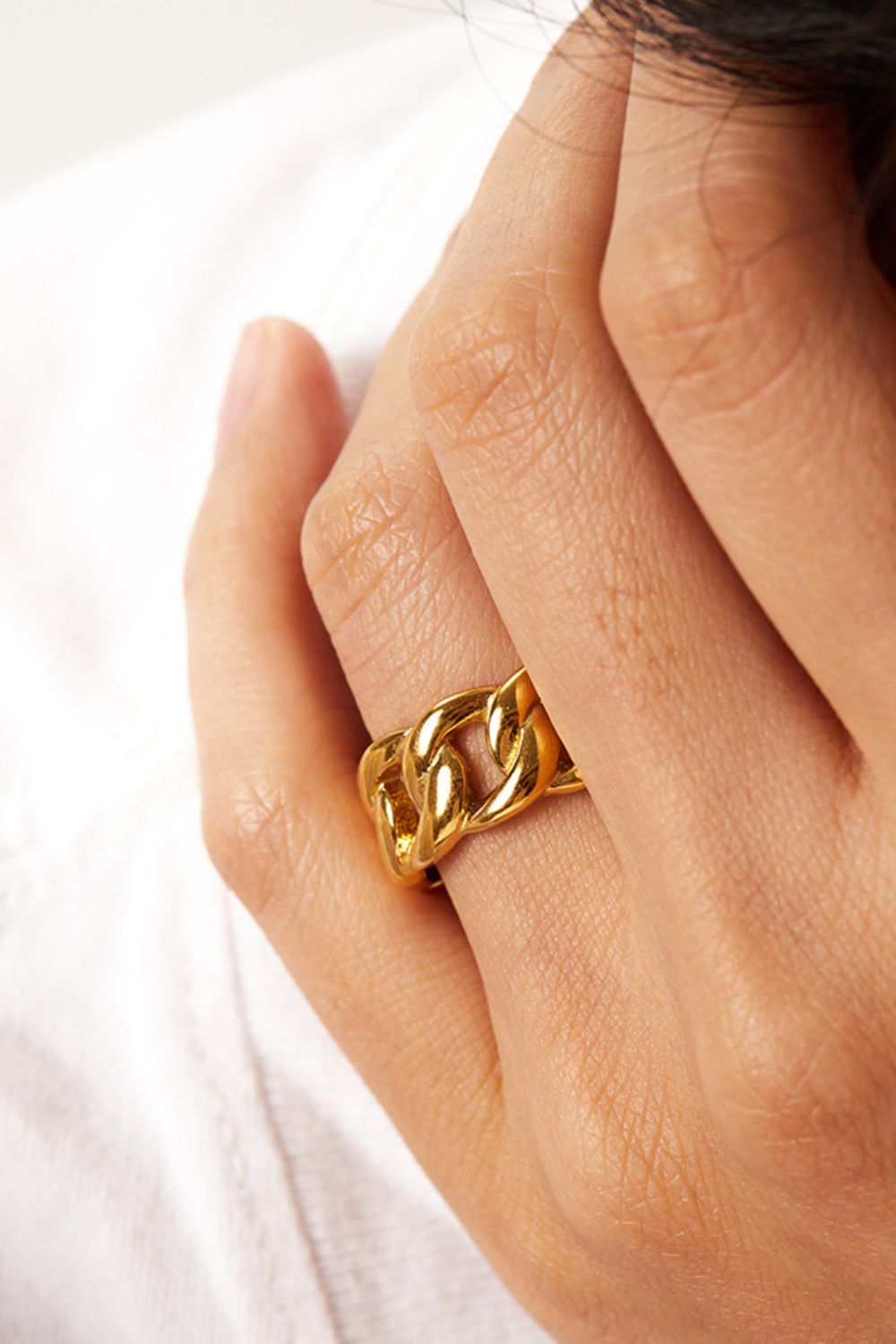 Linked love ring on sale gold