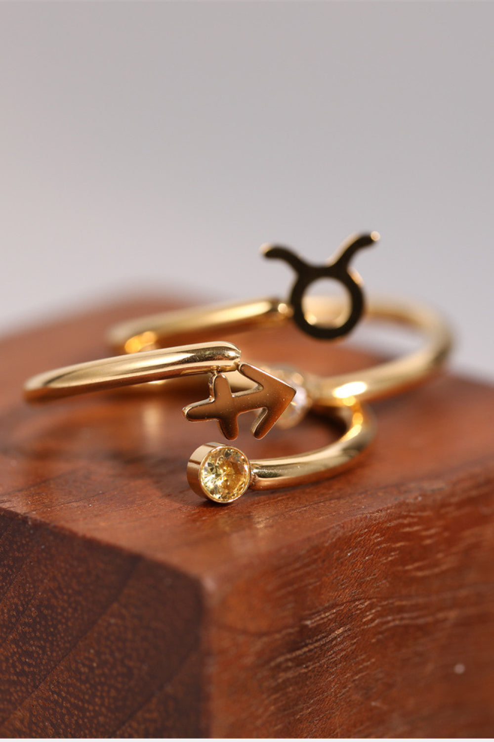 Astrid Zodiac Ring