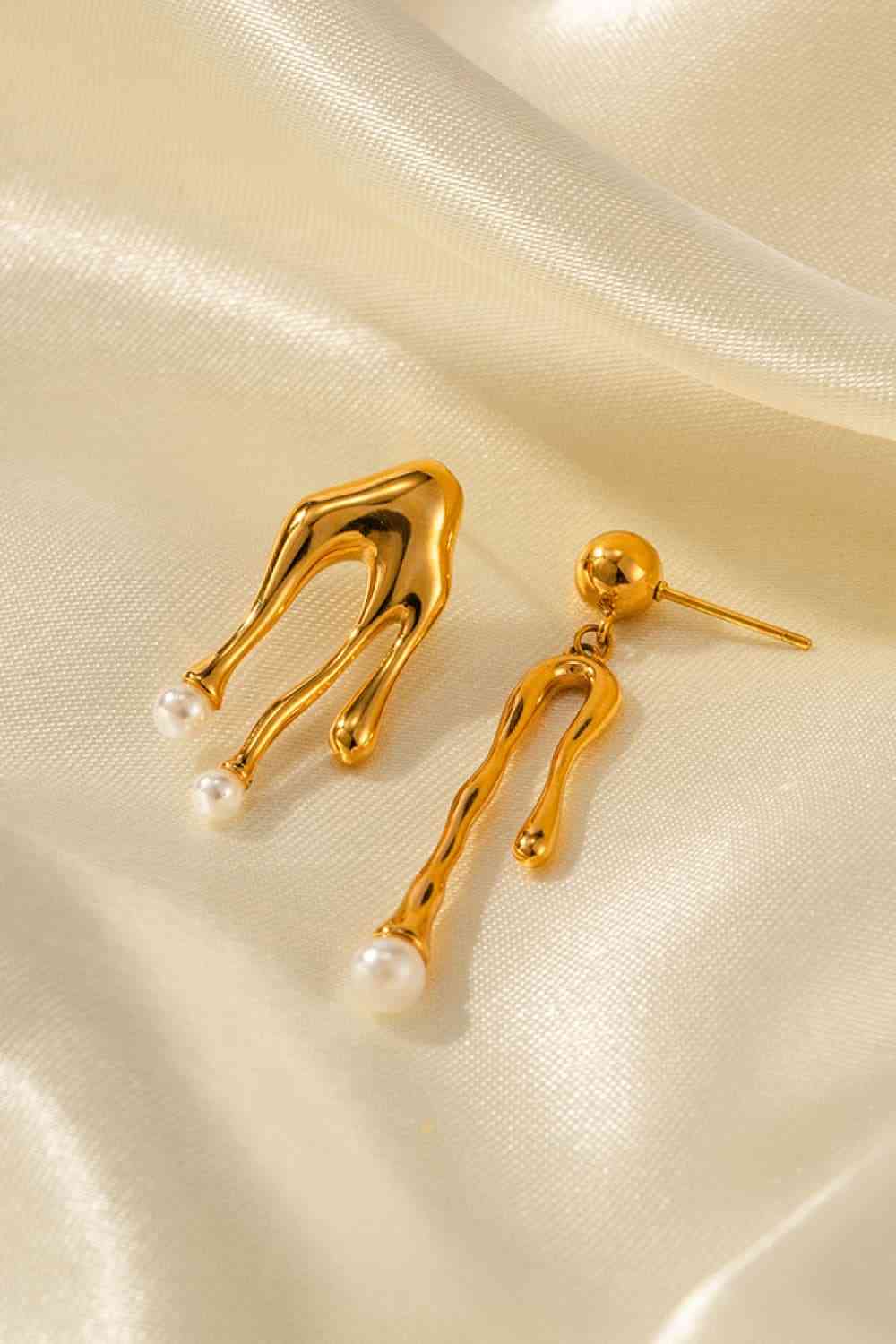 Drizzle Pearl Earrings