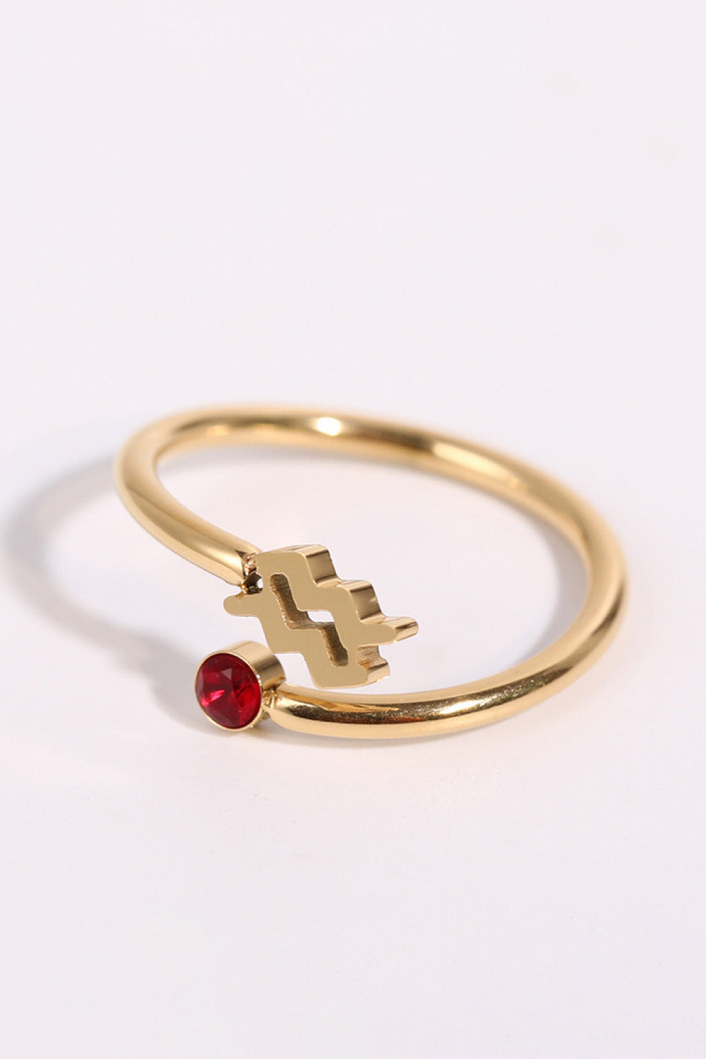 Astrid Zodiac Ring